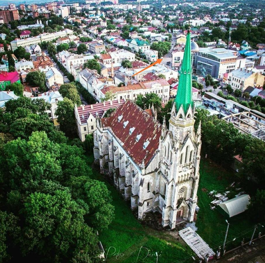 Apart Club Kosmo Apartment Chernivtsi Bagian luar foto